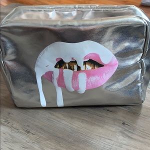 Kylie Cosmetics Makeup Bag *FREE w- makeup bundle